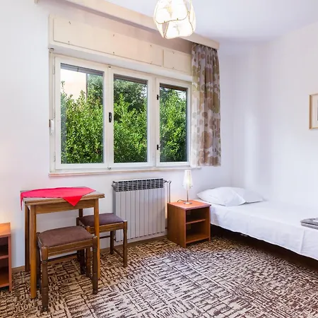 Mica Апартаменты Цриквеница